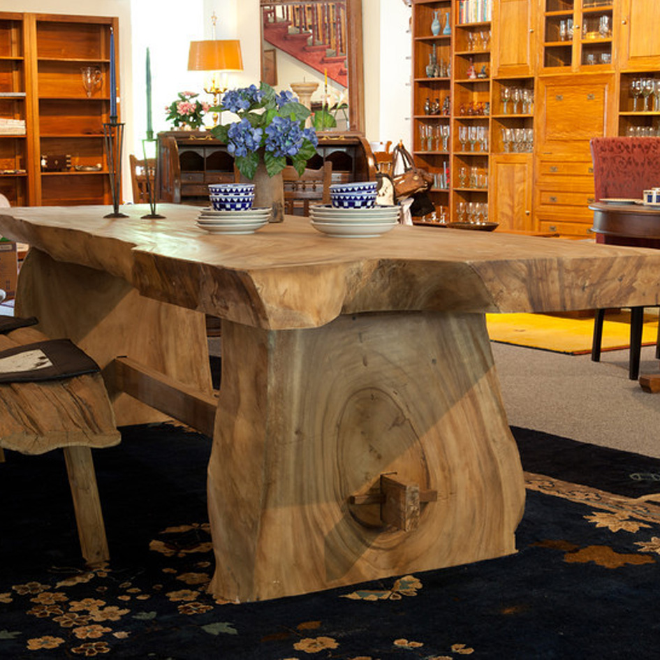 Baumstamm Tisch