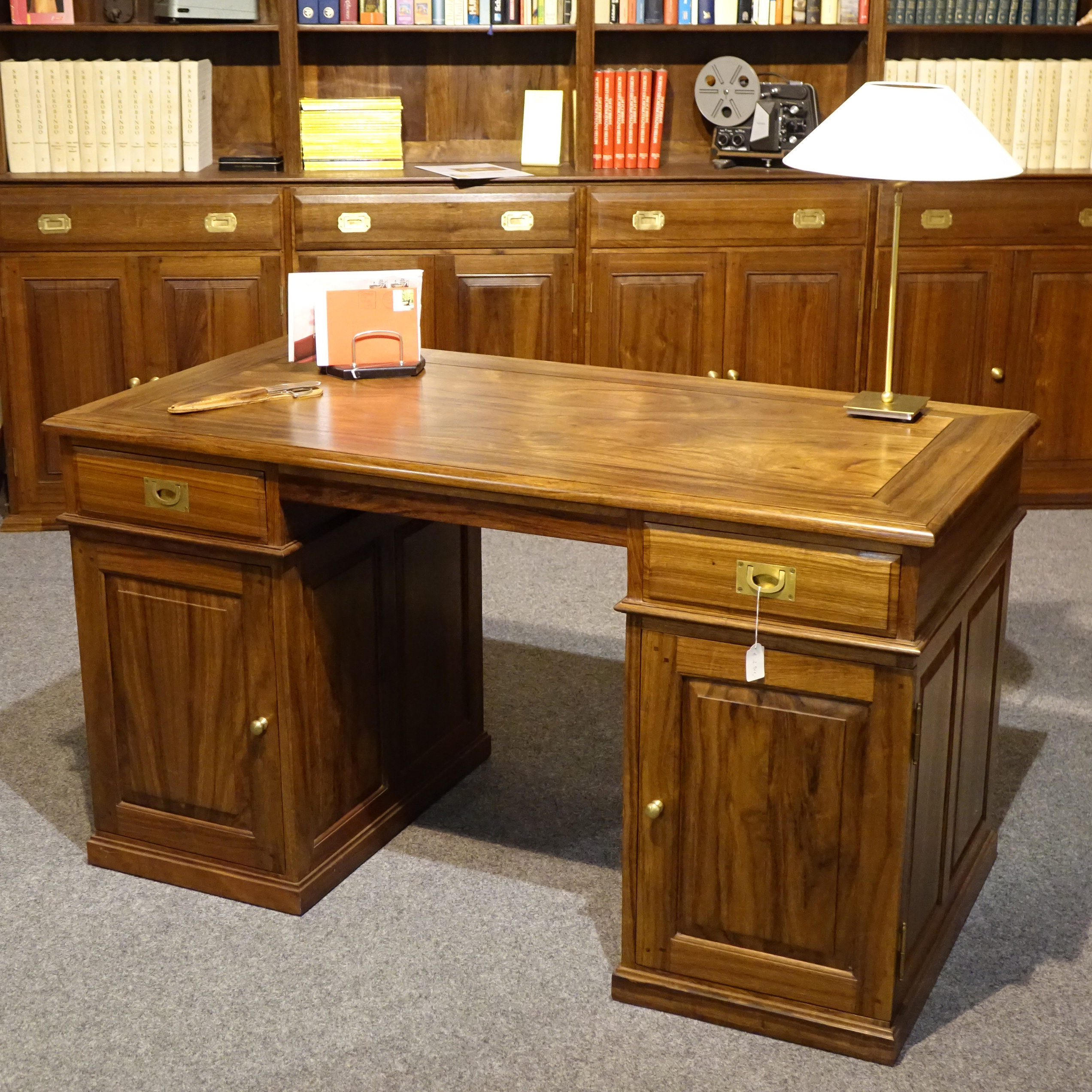 Kolonialschreibtisch