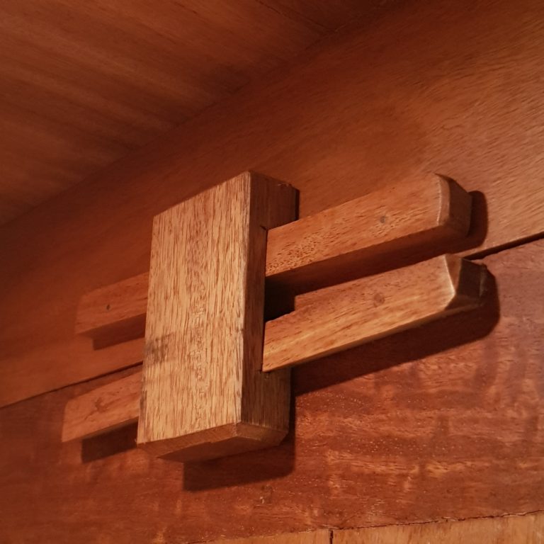 » Vitrinenschrank “NIKLAS” Galerie Himmelsweg