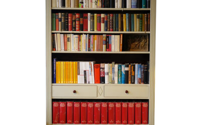Bücherboard cremeweiss, Unikat