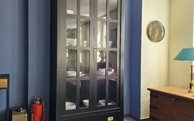 Vitrinenschrank LIONEL